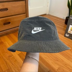Nike bucket hat